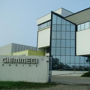 Изящный минимализм кухонного пространства